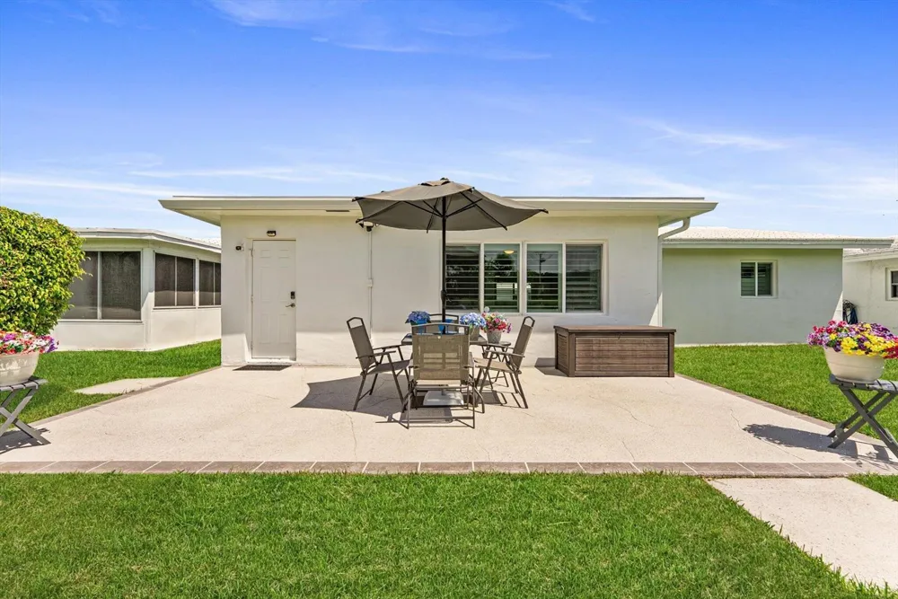 2390 SW 14th Avenue Boynton Beach, FL 33426