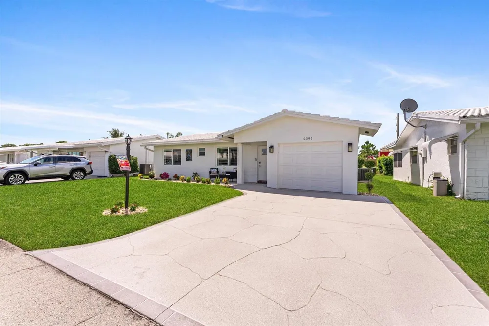 2390 SW 14th Avenue Boynton Beach, FL 33426