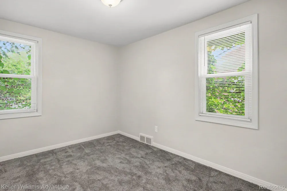 24434 W Chicago Redford Charter Township, MI 48239