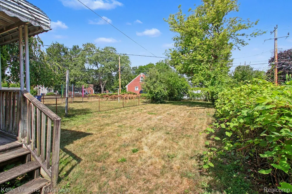 24434 W Chicago Redford Charter Township, MI 48239