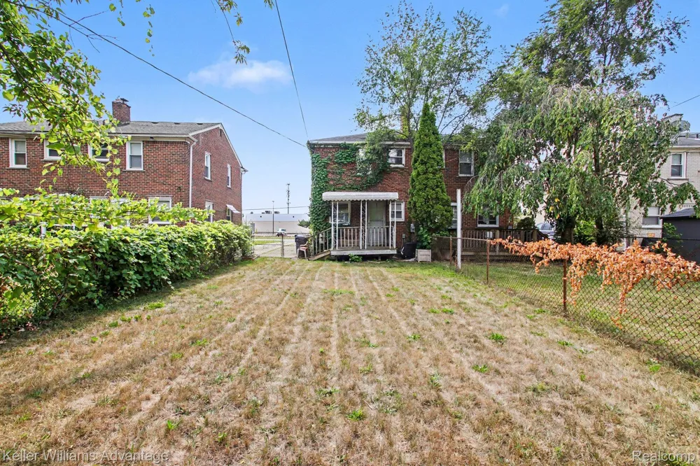24434 W Chicago Redford Charter Township, MI 48239
