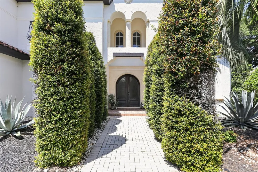 8826 SOUTHERN BREEZE DRIVE Orlando, FL 32836