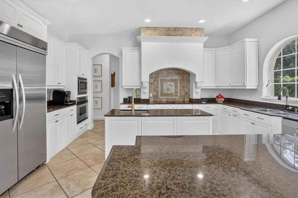 8826 SOUTHERN BREEZE DRIVE Orlando, FL 32836