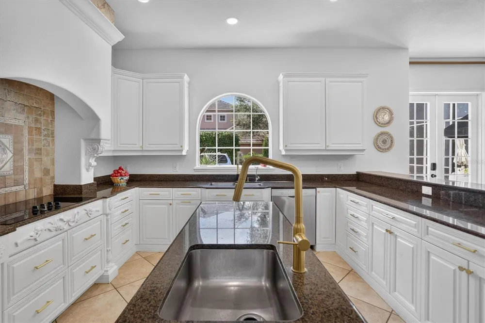 8826 SOUTHERN BREEZE DRIVE Orlando, FL 32836