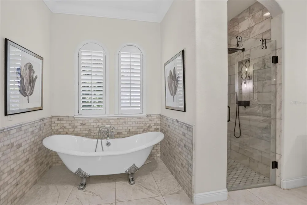 8826 SOUTHERN BREEZE DRIVE Orlando, FL 32836
