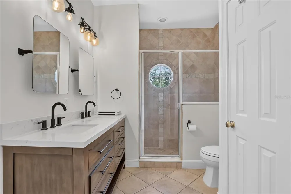 8826 SOUTHERN BREEZE DRIVE Orlando, FL 32836