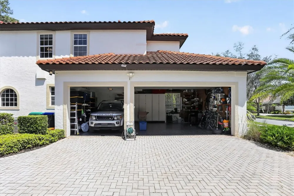 8826 SOUTHERN BREEZE DRIVE Orlando, FL 32836