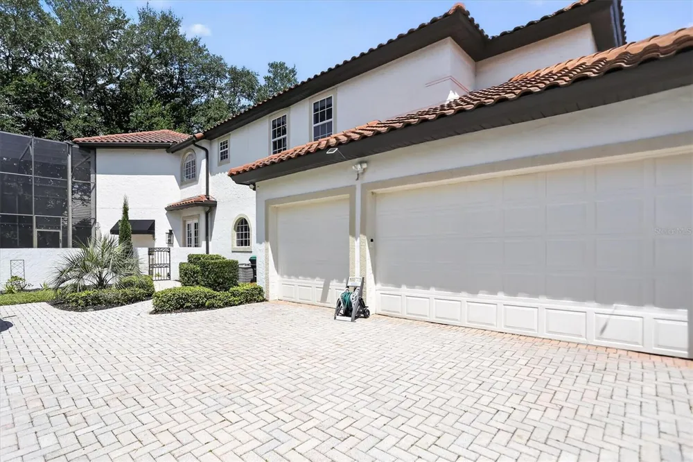8826 SOUTHERN BREEZE DRIVE Orlando, FL 32836