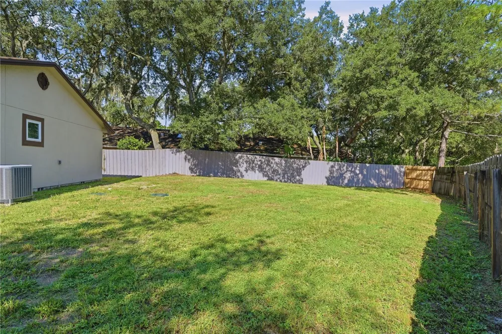 180 W 3RD STREET Chuluota, FL 32766