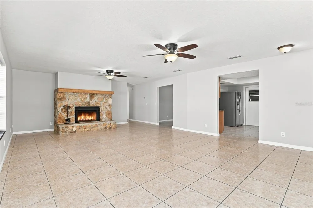 180 W 3RD STREET Chuluota, FL 32766