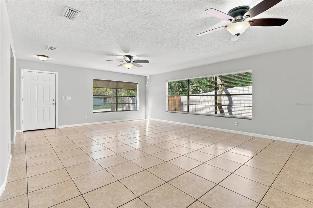 180 W 3RD STREET Chuluota, FL 32766