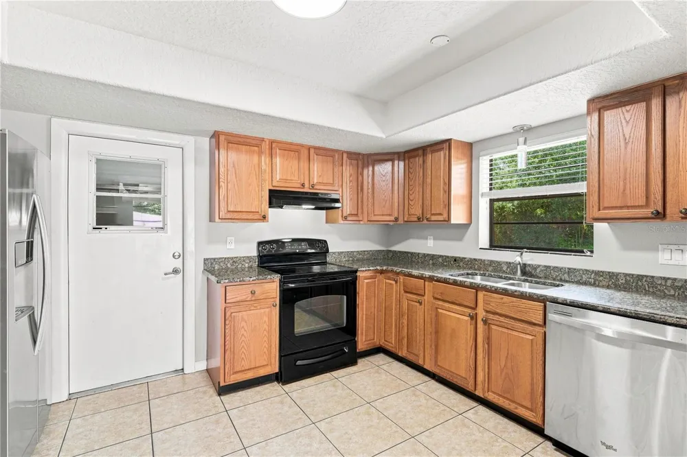 180 W 3RD STREET Chuluota, FL 32766