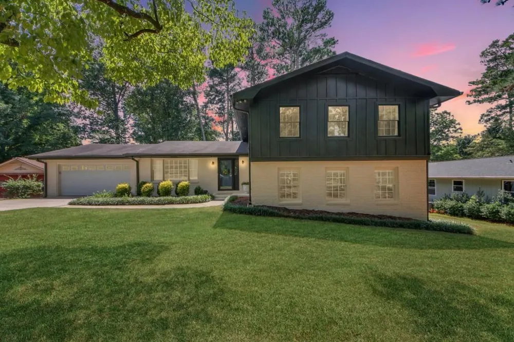2204 Pine Point Drive Lawrenceville, GA 30043