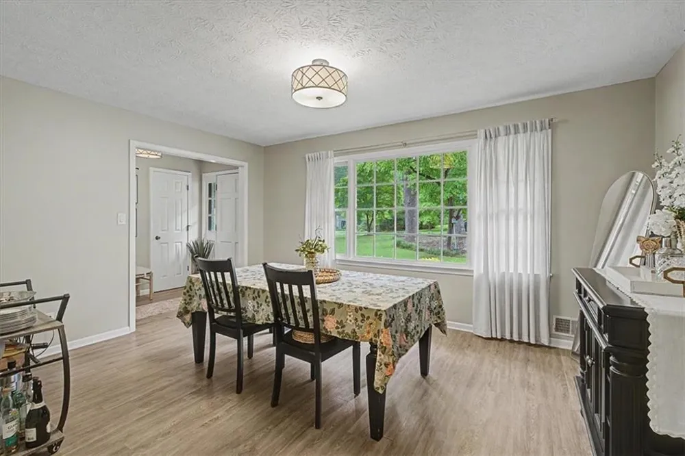 2204 Pine Point Drive Lawrenceville, GA 30043