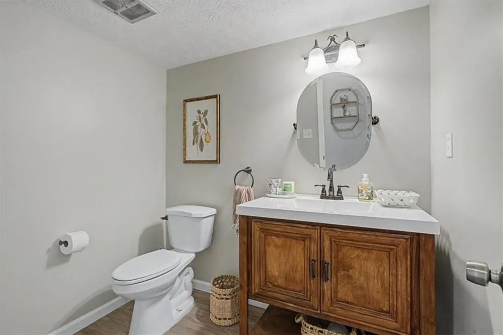 2204 Pine Point Drive Lawrenceville, GA 30043