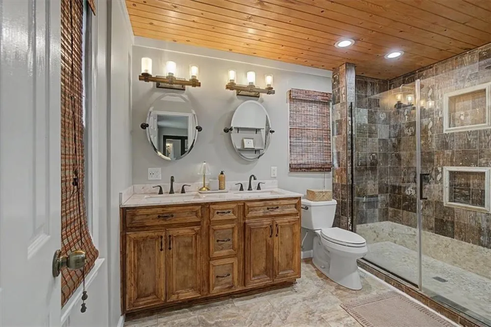 2204 Pine Point Drive Lawrenceville, GA 30043