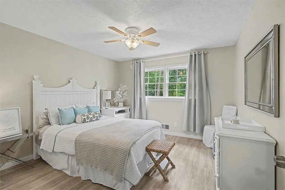 2204 Pine Point Drive Lawrenceville, GA 30043