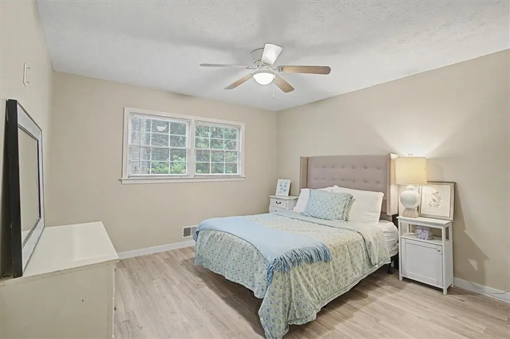 2204 Pine Point Drive Lawrenceville, GA 30043