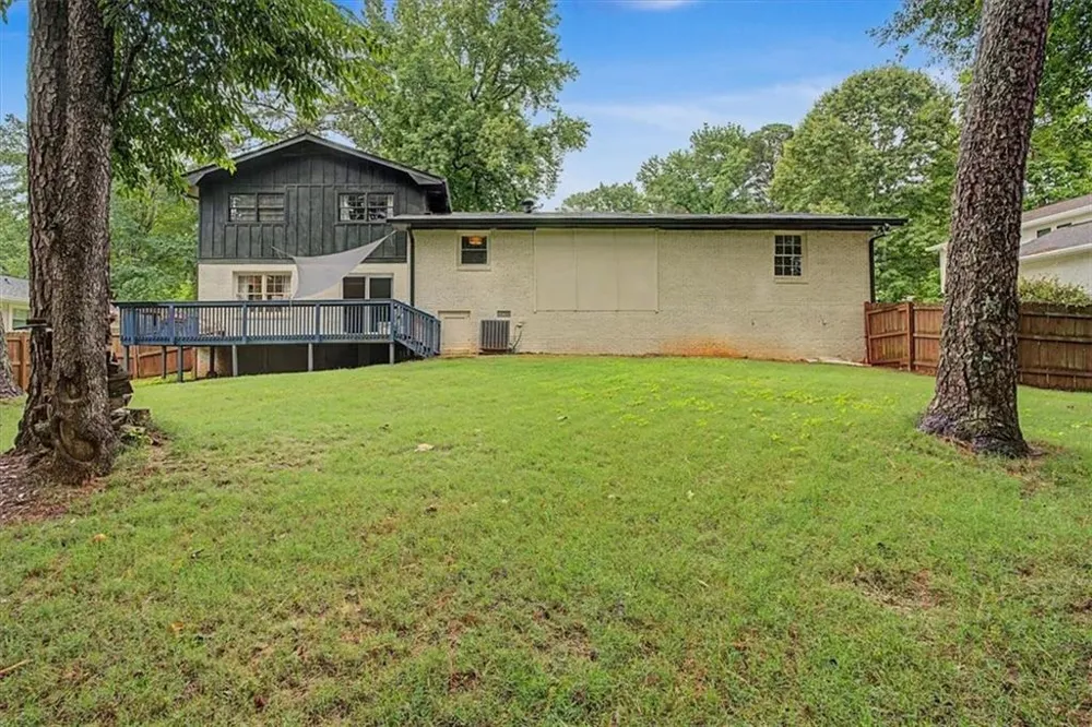 2204 Pine Point Drive Lawrenceville, GA 30043