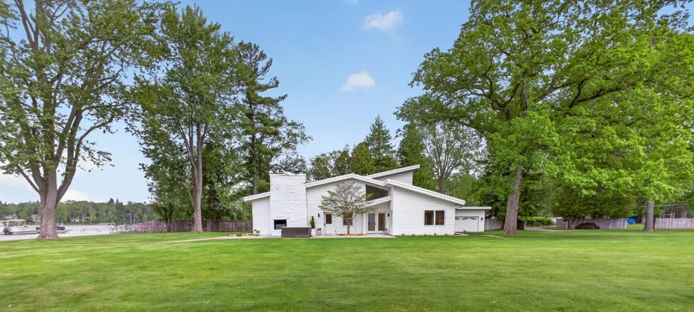 5010 Woodland Road Jackson, MI 49203