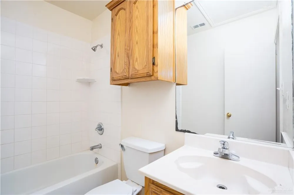 1600 E Quail Street #1 Pharr, TX 78577