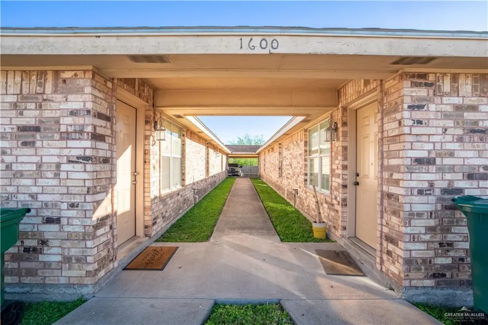 1600 E Quail Street #1 Pharr, TX 78577