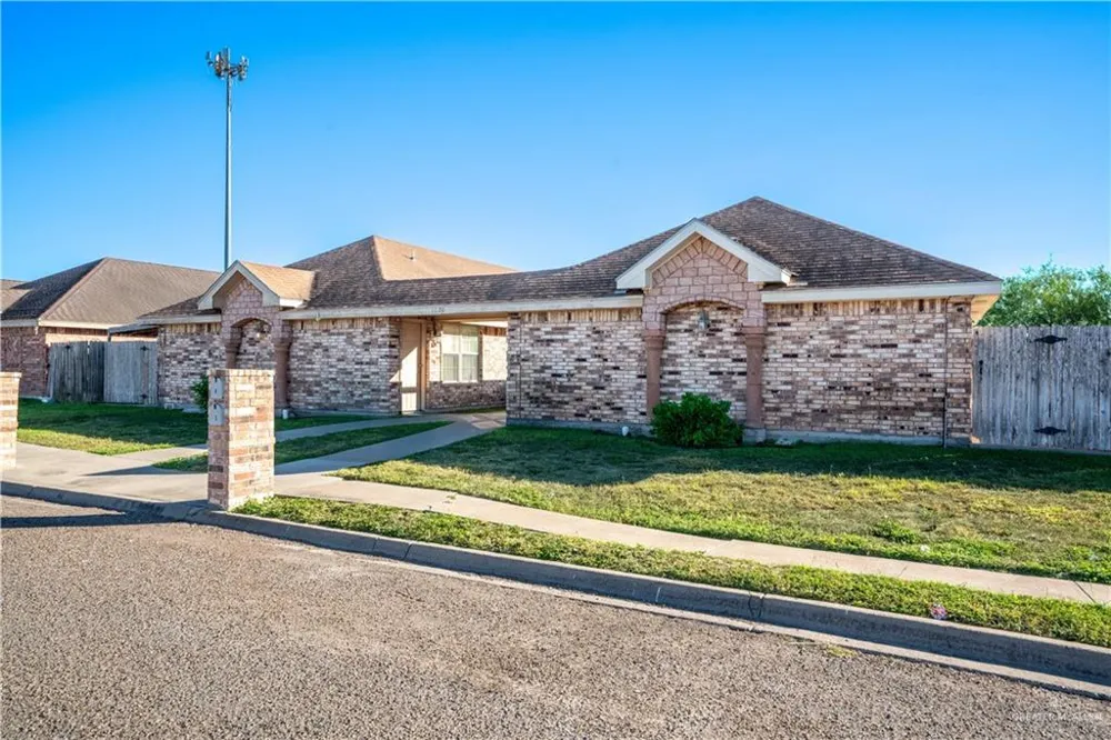 1600 E Quail Street #1 Pharr, TX 78577