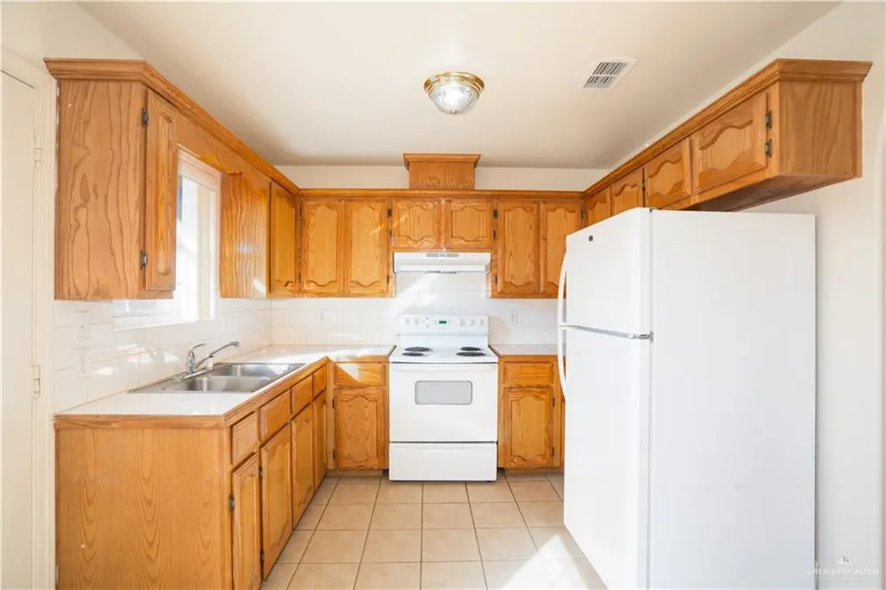 1600 E Quail Street #1 Pharr, TX 78577
