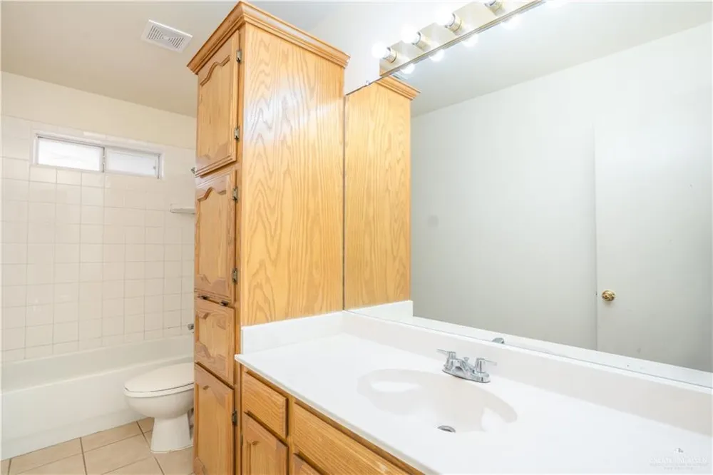 1600 E Quail Street #1 Pharr, TX 78577