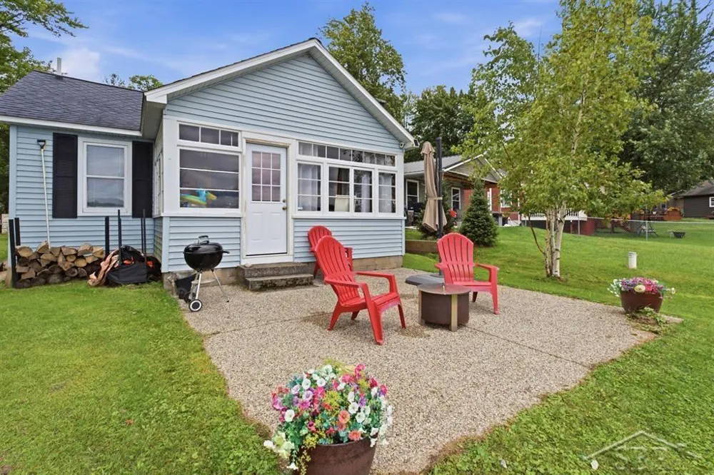 2909 Chippewa Trail Cumming Township, MI 48635
