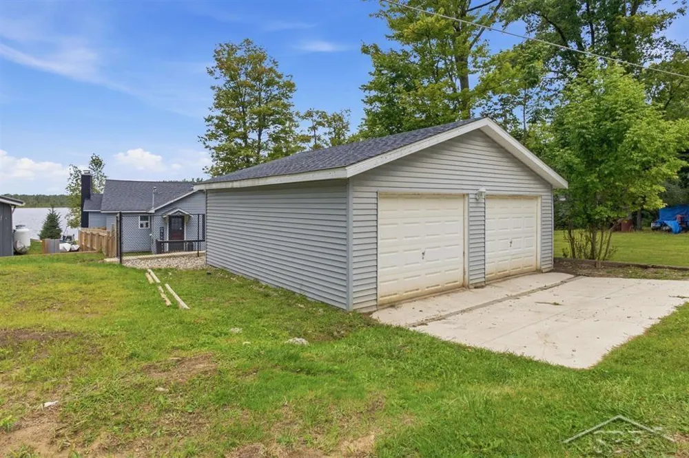 2909 Chippewa Trail Cumming Township, MI 48635