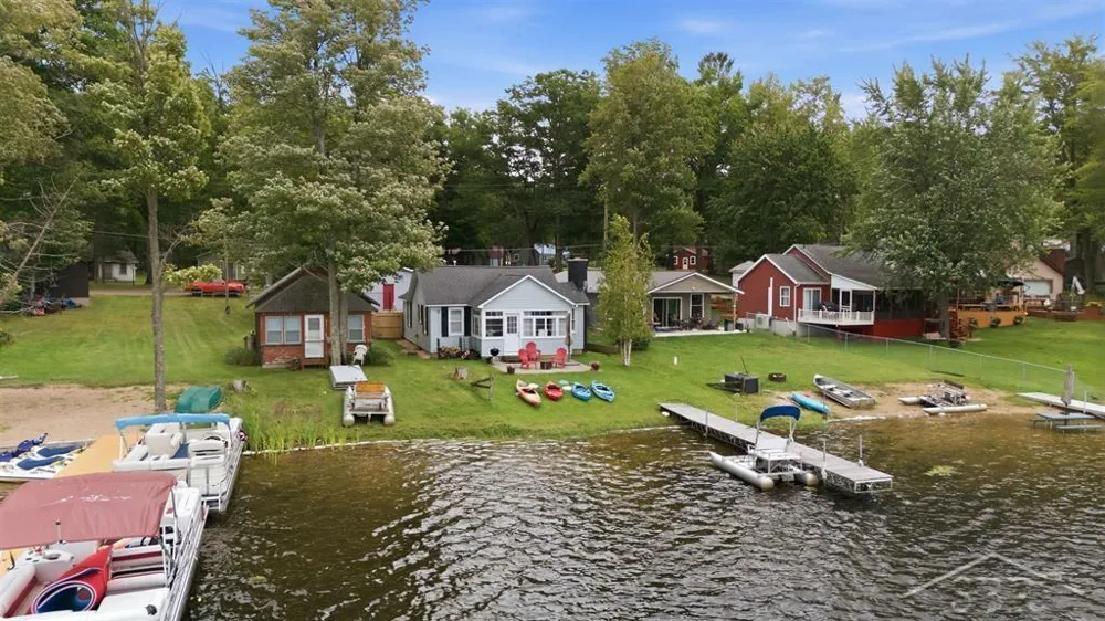 2909 Chippewa Trail Cumming Township, MI 48635