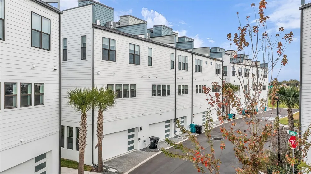 2402 ADDALIA ALLEY Orlando, FL 32804