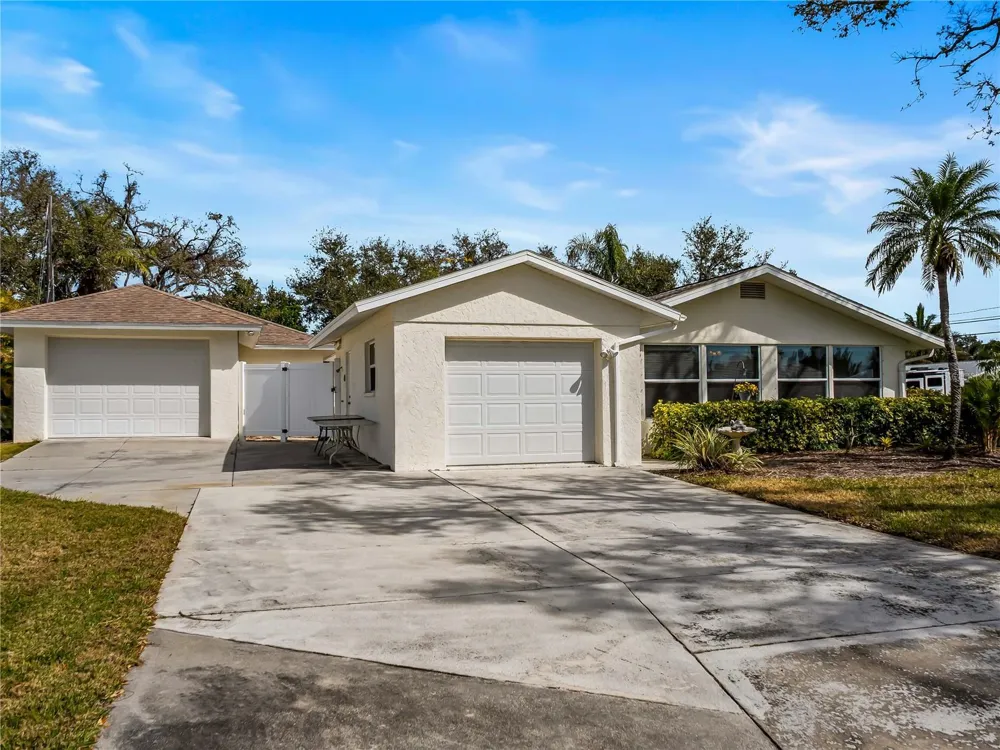 896 S VENICE BOULEVARD Venice, FL 34293