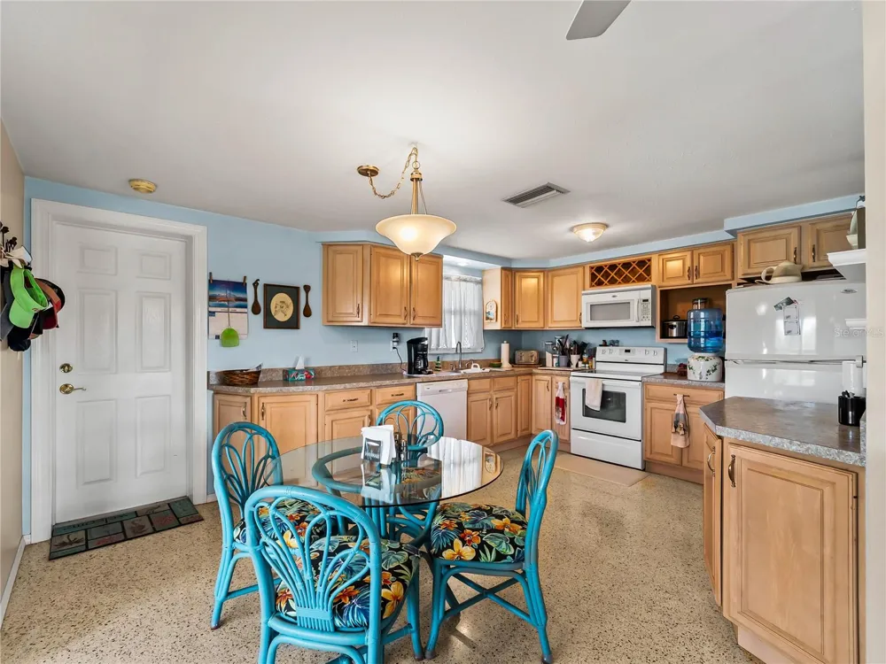 896 S VENICE BOULEVARD Venice, FL 34293