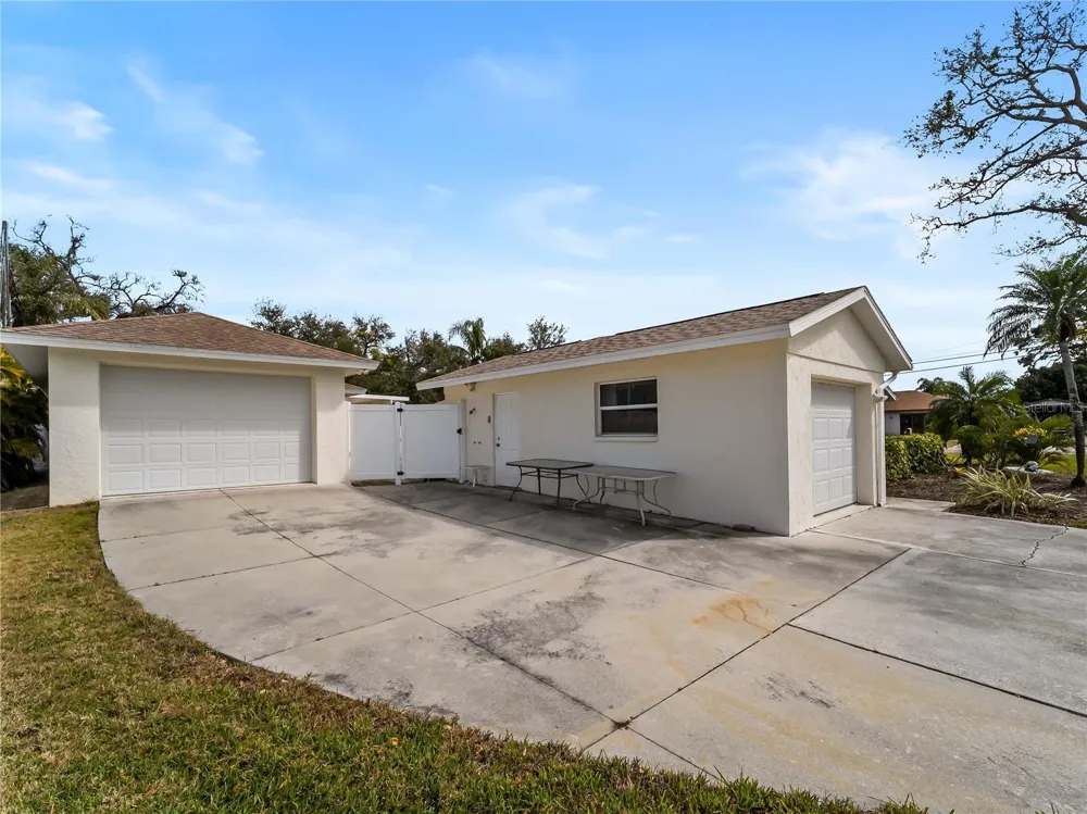 896 S VENICE BOULEVARD Venice, FL 34293