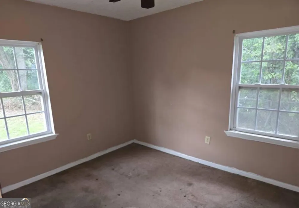 64 Henry ST Camilla, GA 31730
