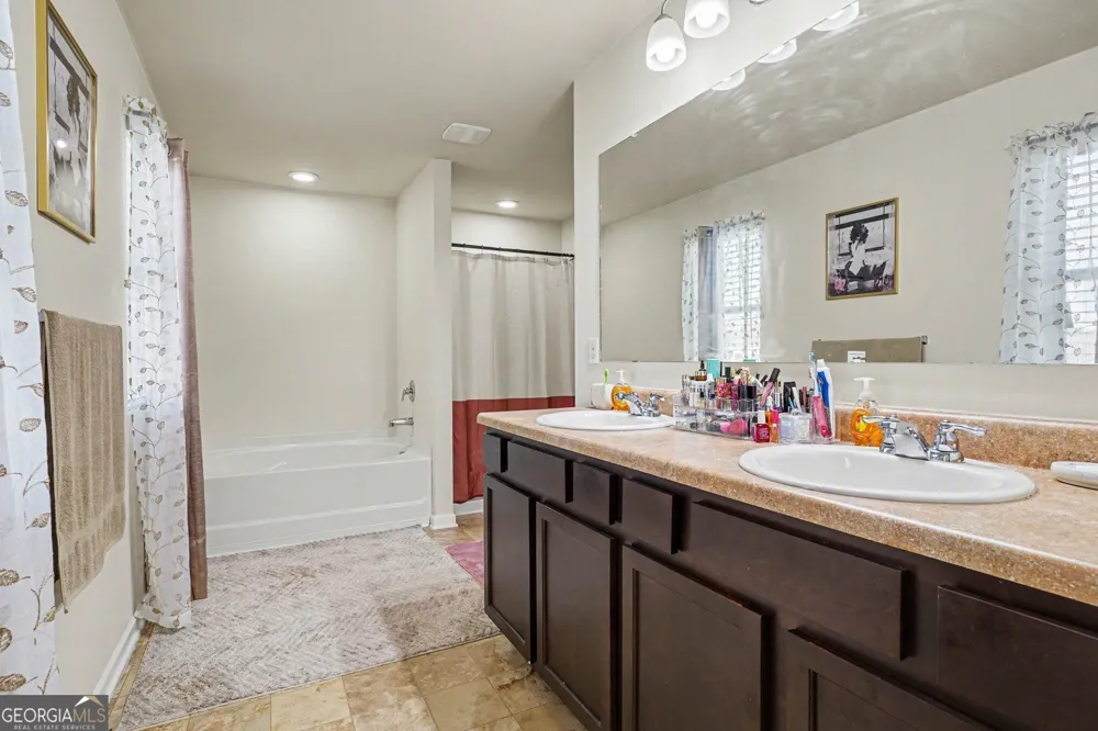 1889 Sea Oats DR Hampton, GA 30228