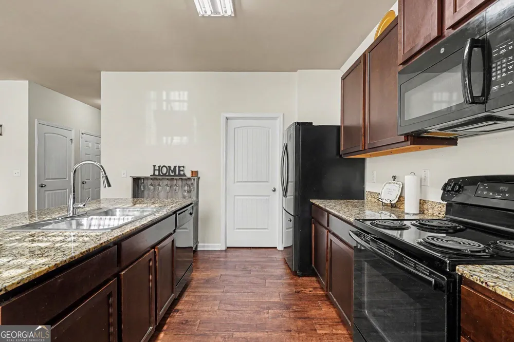 1889 Sea Oats DR Hampton, GA 30228