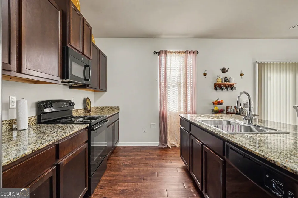 1889 Sea Oats DR Hampton, GA 30228