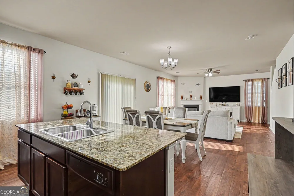 1889 Sea Oats DR Hampton, GA 30228