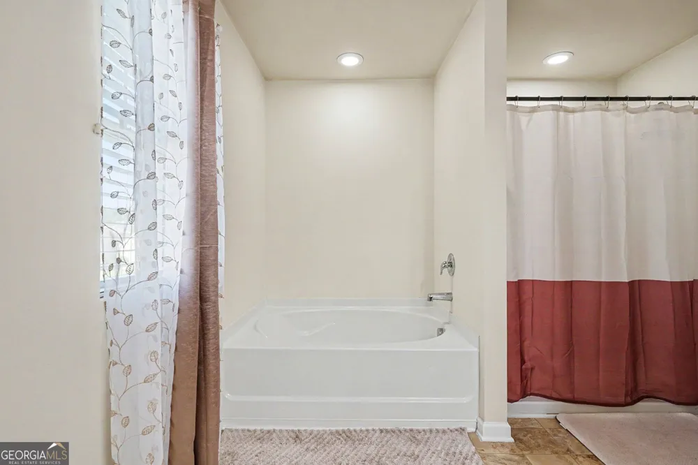 1889 Sea Oats DR Hampton, GA 30228