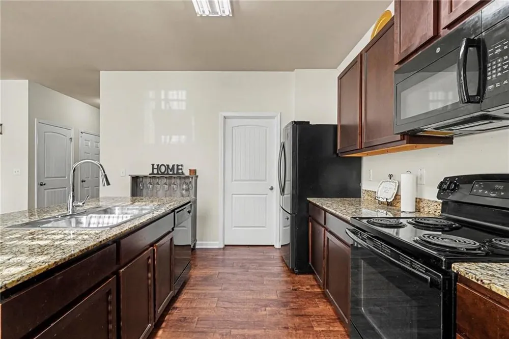 1889 Sea Oats Drive Hampton, GA 30228