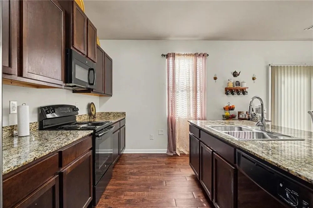 1889 Sea Oats Drive Hampton, GA 30228