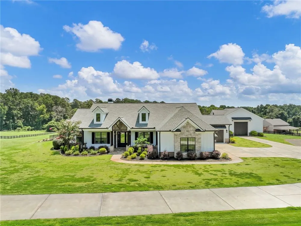 1044 Austin Road Winder, GA 30680