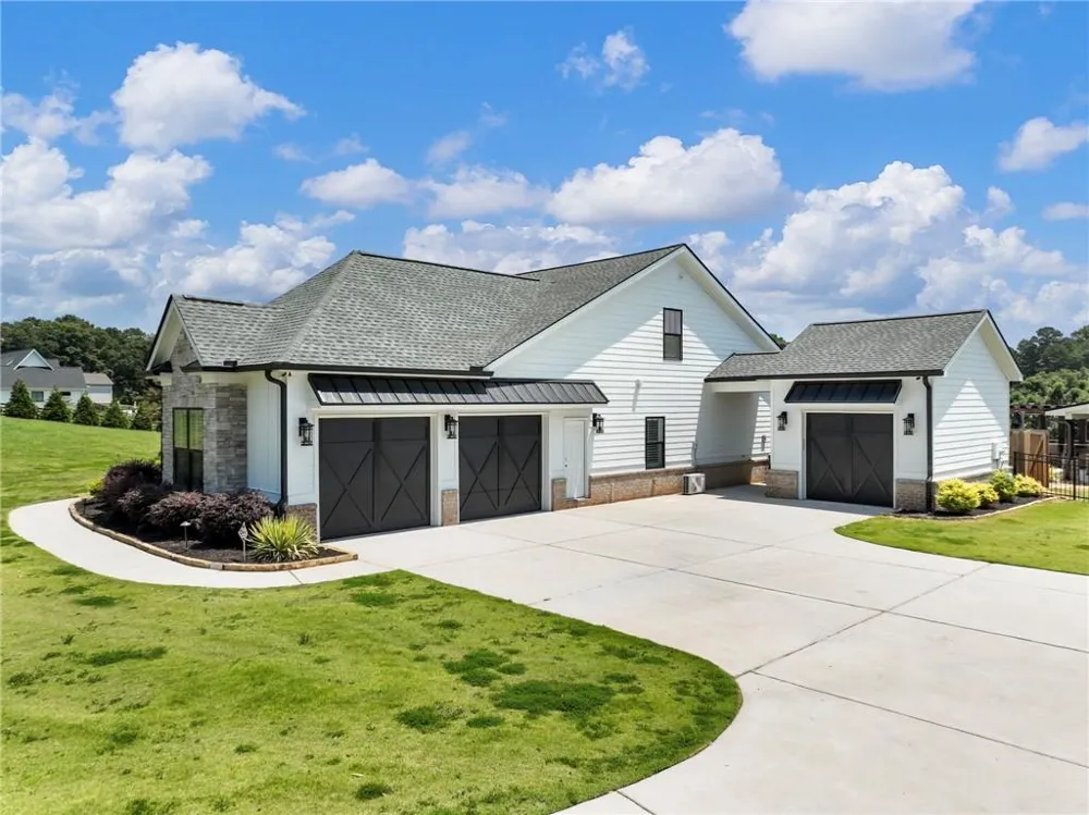 1044 Austin Road Winder, GA 30680