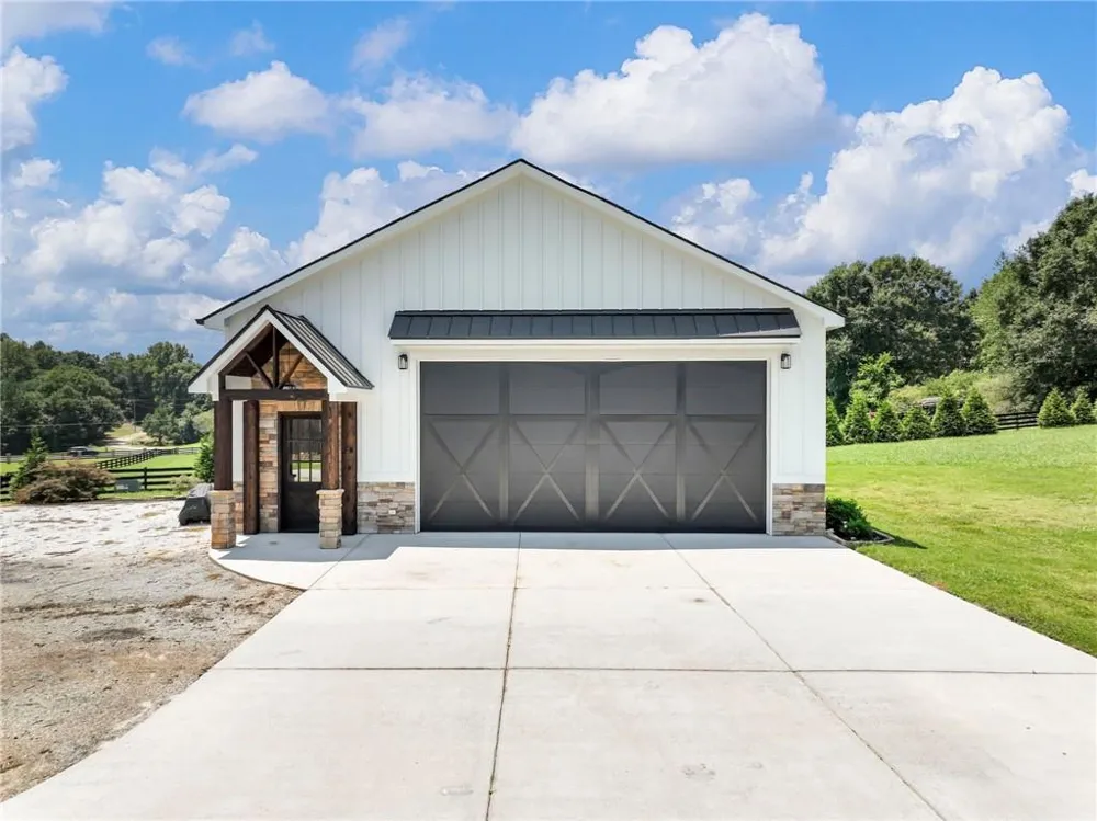 1044 Austin Road Winder, GA 30680