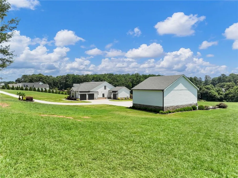 1044 Austin Road Winder, GA 30680