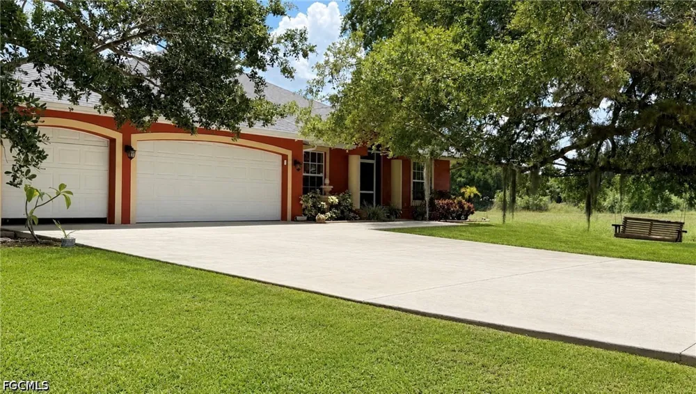 Abbott Avenue Alva, FL 33920