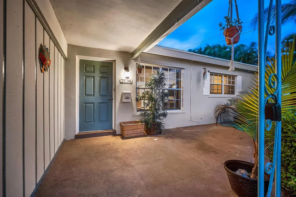 2136 NE 4th Avenue Boca Raton, FL 33431